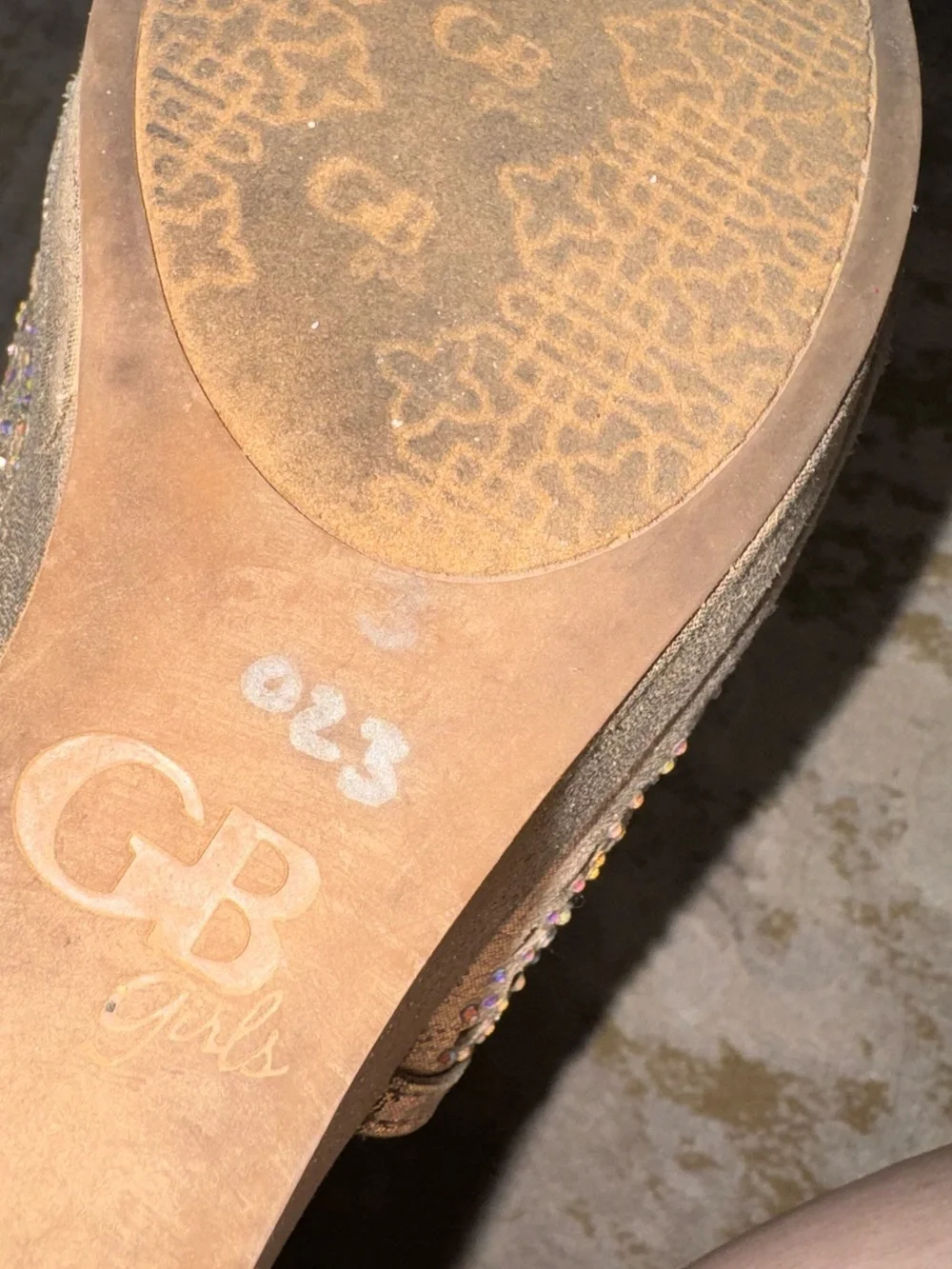 GB Girls Gold Glitter Dress Shoes - size 3